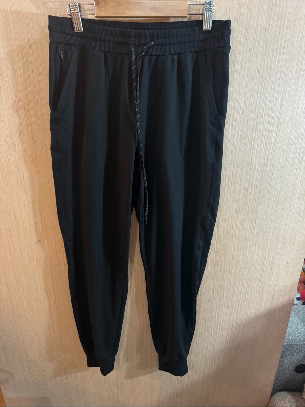 Women’s Zella Black Lightweight Joggers with Drawstring Size Small